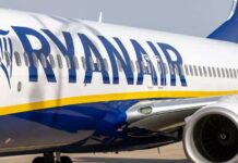 Reino Unido abre una investigación a Ryanair por el cargo que aplica a los padres que quieren sentarse junto a sus hijos el vuelo