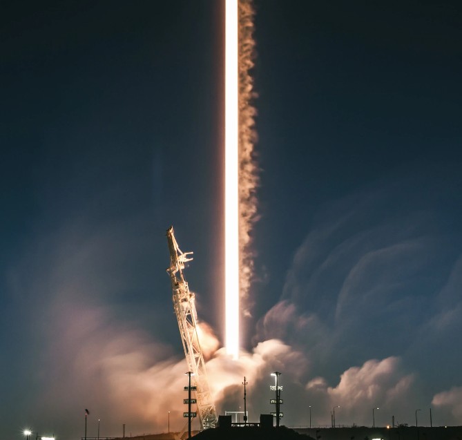 SpaceX envía 54 satélites Starlink a bordo de su Falcon 9 - Aviación ...