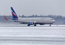 Mujer rusa detenida en Georgia por presunto contrabando de piezas de aviones a Rusia